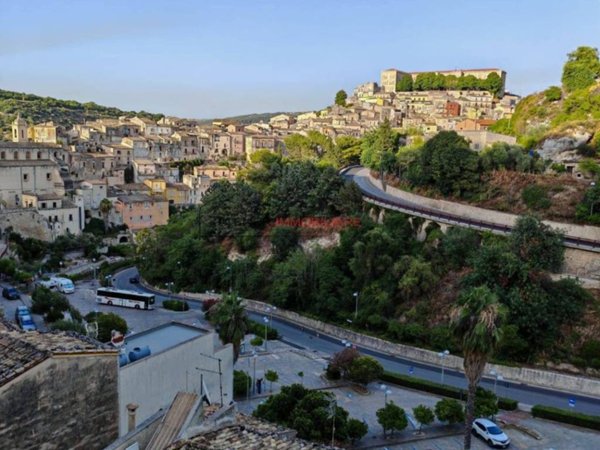 casa indipendente in vendita a Ragusa in zona Ibla