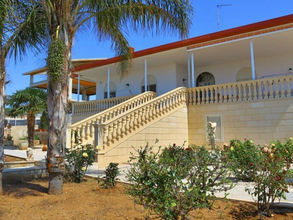 casa indipendente in vendita a Ragusa in zona Marina