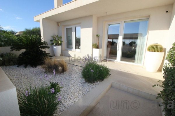 casa indipendente in vendita a Ragusa in zona Marina