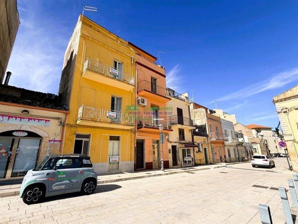 casa indipendente in vendita a Ragusa in zona Ibla