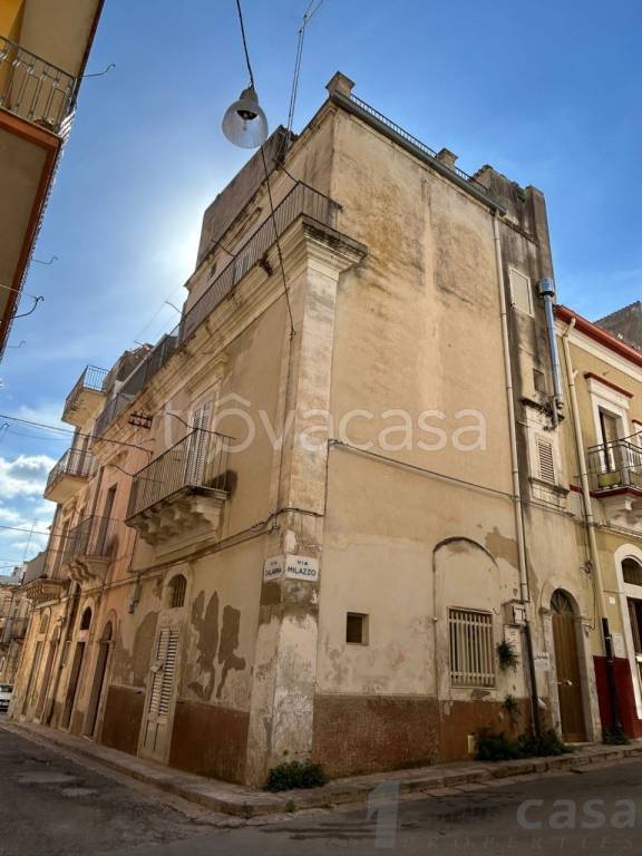 casa indipendente in vendita a Ragusa