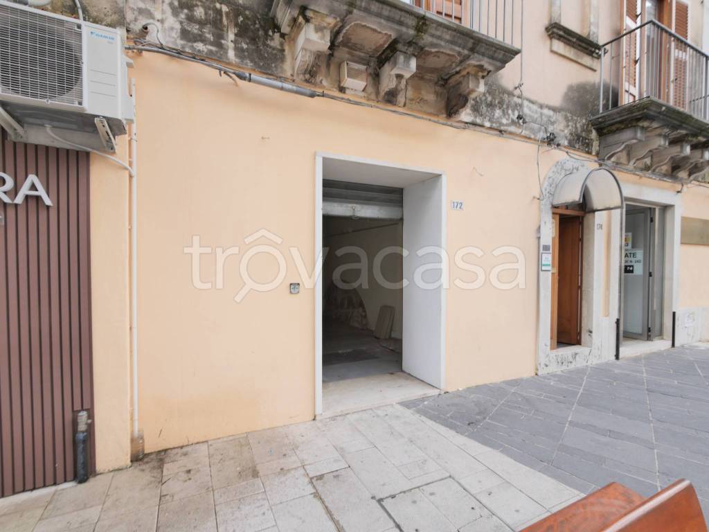 negozio in vendita a Ragusa in zona Ragusa Centro