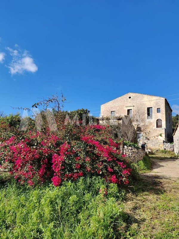 casa indipendente in vendita a Ragusa in zona Pizzillo