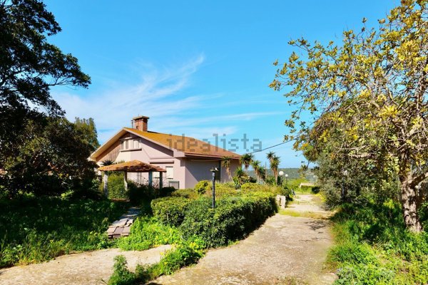 casa indipendente in vendita a Ragusa in zona Marina