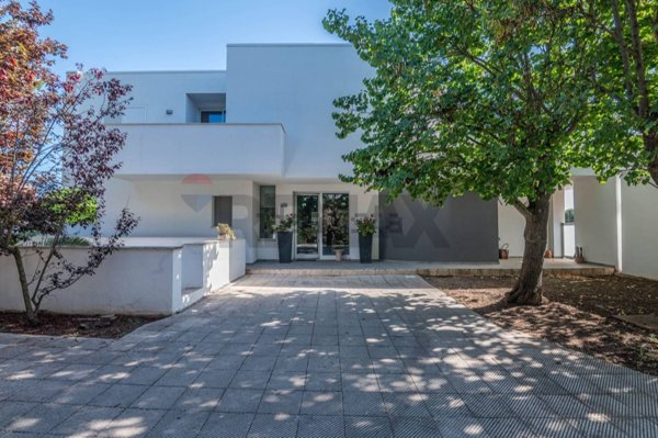 casa indipendente in vendita a Ragusa