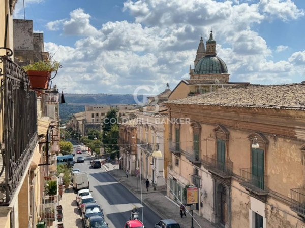 appartamento in vendita a Ragusa in zona Ragusa Centro