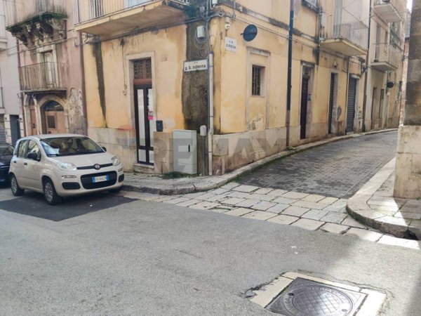 negozio in vendita a Ragusa in zona Ibla