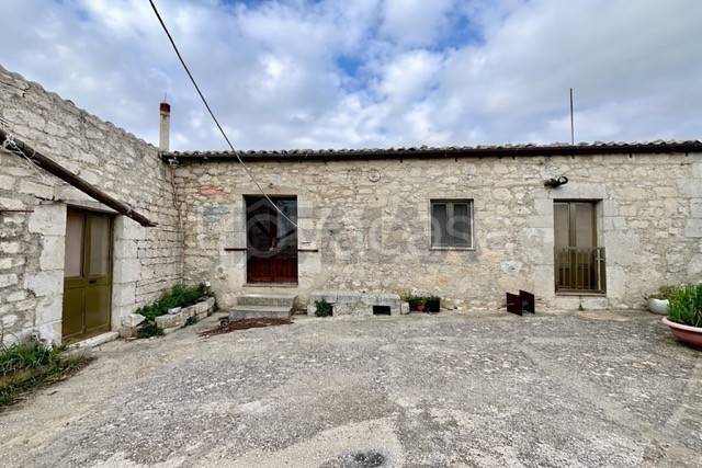 casa indipendente in vendita a Ragusa