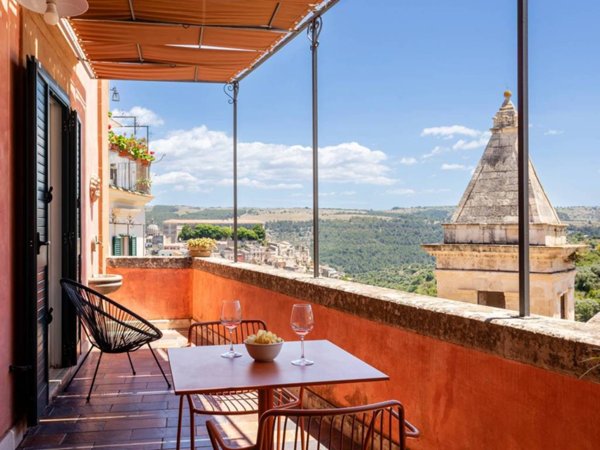 casa indipendente in vendita a Ragusa in zona Ibla