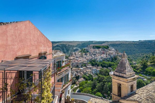 casa indipendente in vendita a Ragusa in zona Ibla