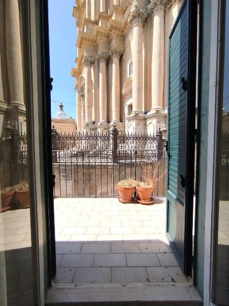 esavano in vendita a Ragusa in zona Ibla