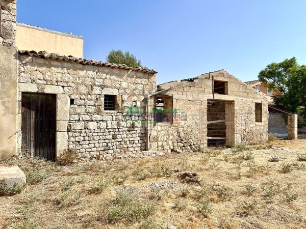 casale in vendita a Ragusa in zona Marina