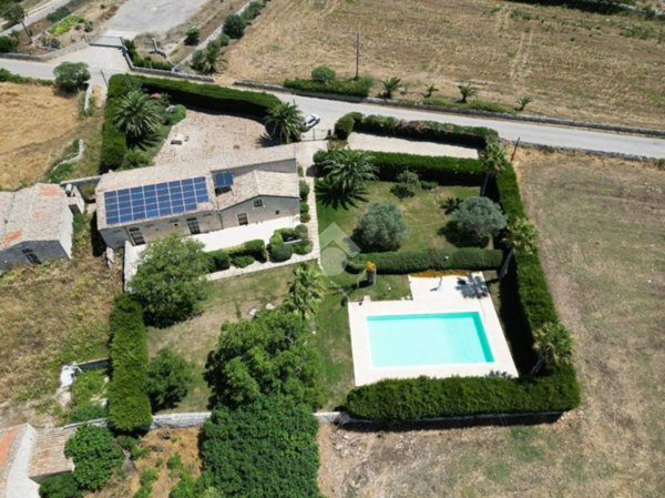 casa indipendente in vendita a Ragusa in zona San Giacomo / Bellocozzo