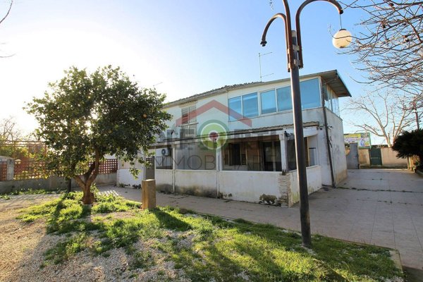 casa indipendente in vendita a Ragusa