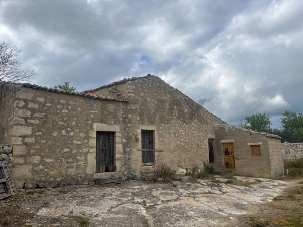 casa indipendente in vendita a Ragusa in zona San Giacomo / Bellocozzo