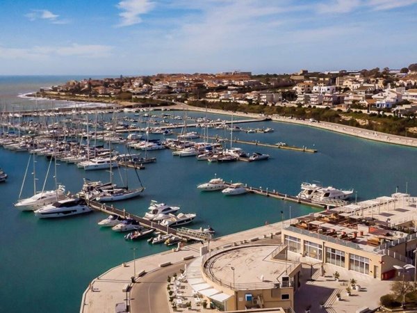 casa indipendente in vendita a Ragusa in zona Marina