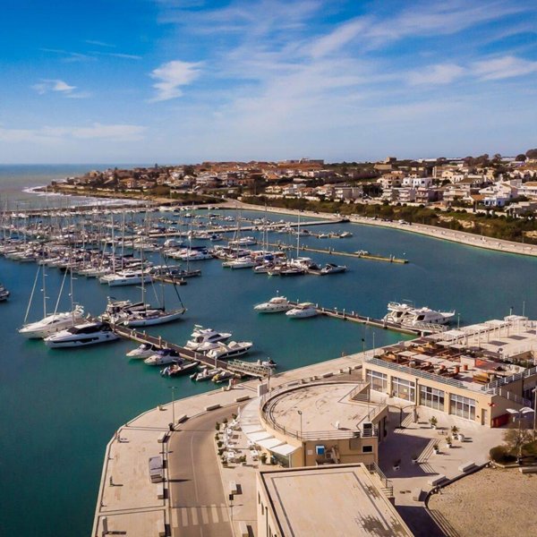 casa indipendente in vendita a Ragusa in zona Marina