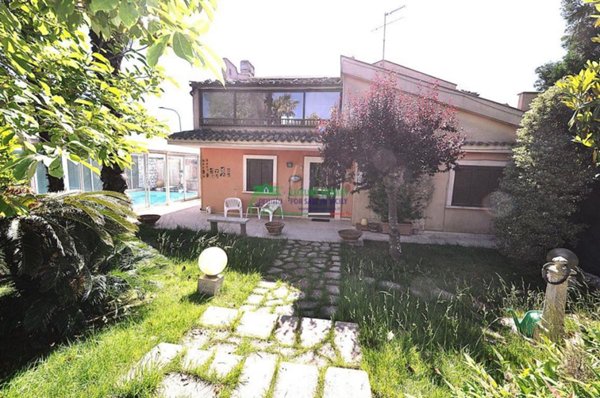 casa indipendente in vendita a Ragusa