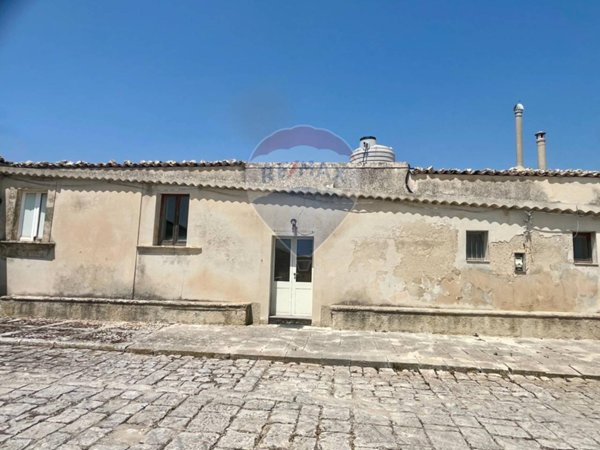 casa indipendente in vendita a Ragusa in zona San Giacomo / Bellocozzo