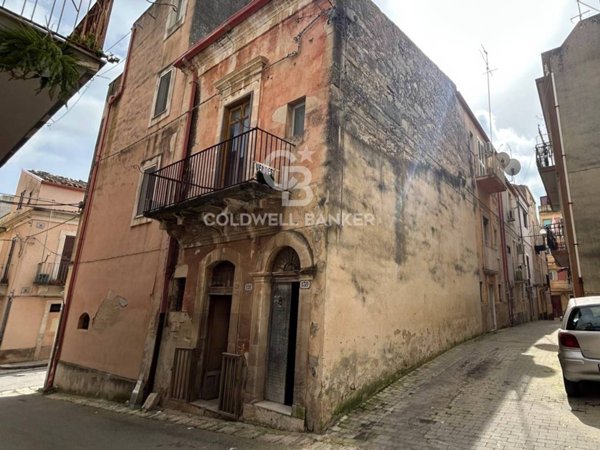 casa indipendente in vendita a Ragusa in zona Ibla