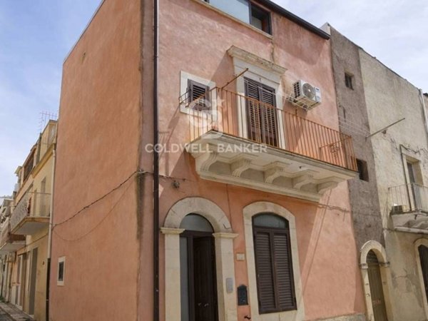casa indipendente in vendita a Ragusa in zona Ibla
