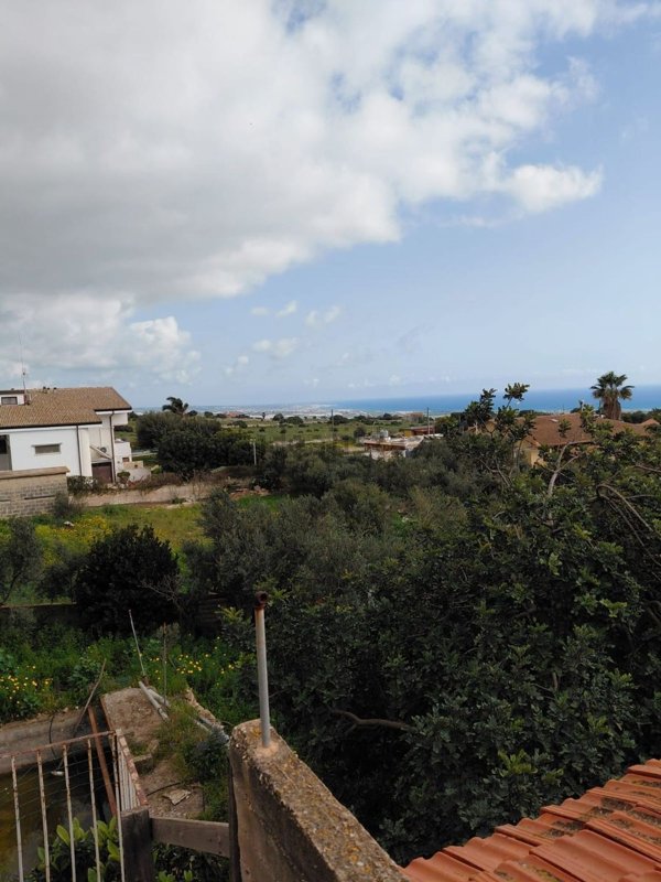 casa indipendente in vendita a Ragusa in zona Marina