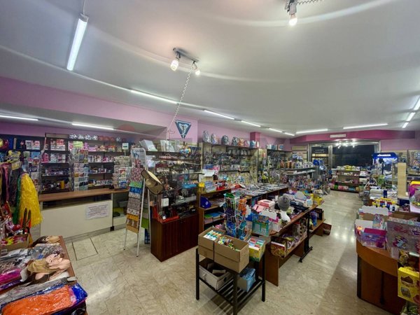 locale commerciale in vendita a Ragusa