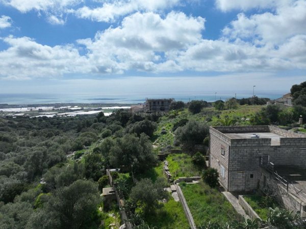 casa indipendente in vendita a Ragusa in zona Marina