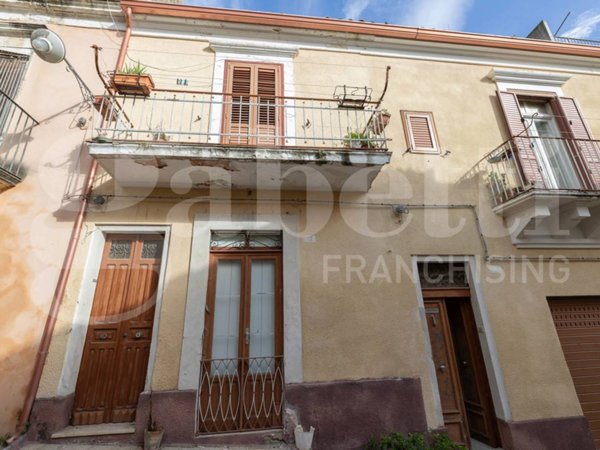 casa indipendente in vendita a Ragusa in zona Ibla