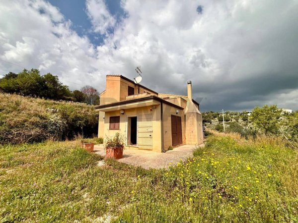 casa indipendente in vendita a Ragusa in zona Ibla