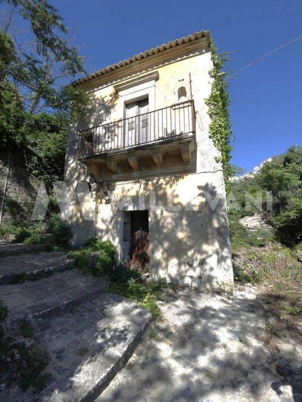 casa indipendente in vendita a Ragusa in zona Ibla