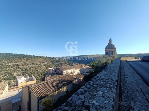 casa indipendente in vendita a Ragusa in zona Ibla