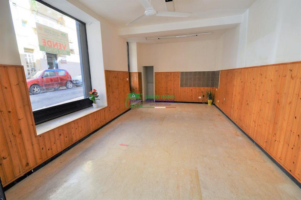 locale commerciale in vendita a Ragusa