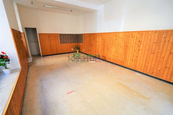 locale commerciale in vendita a Ragusa