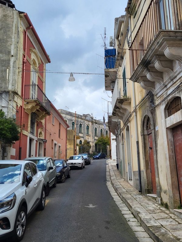 casa indipendente in vendita a Ragusa