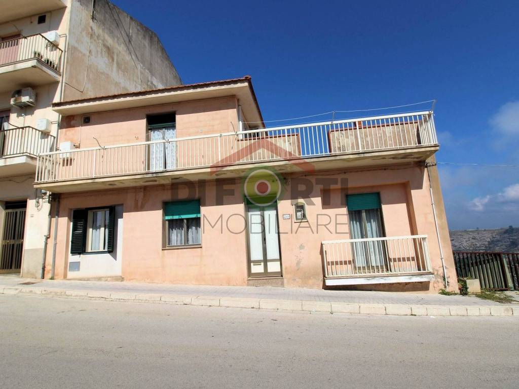 casa indipendente in vendita a Ragusa in zona Ibla