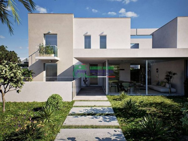 casa indipendente in vendita a Ragusa