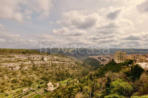 casa indipendente in vendita a Ragusa in zona Ragusa Centro