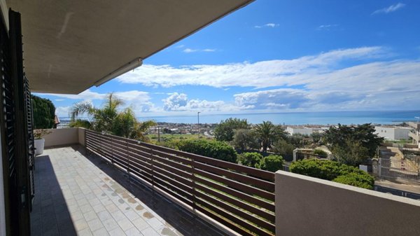 casa indipendente in vendita a Ragusa in zona Marina
