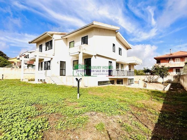 casa indipendente in vendita a Ragusa