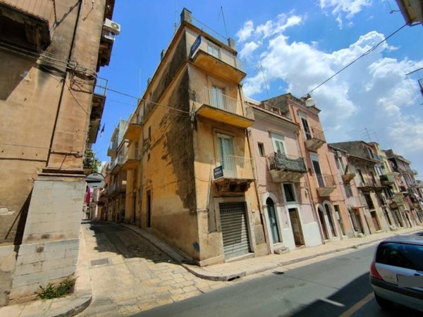 casa indipendente in vendita a Ragusa in zona Ibla