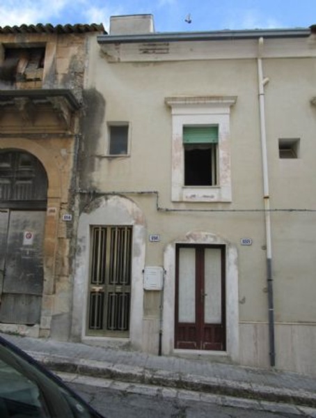 casa indipendente in vendita a Ragusa in zona Ragusa Centro