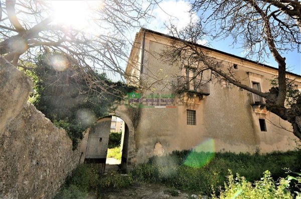 casa indipendente in vendita a Ragusa