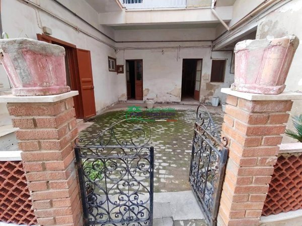 casa indipendente in vendita a Ragusa in zona Ragusa Centro