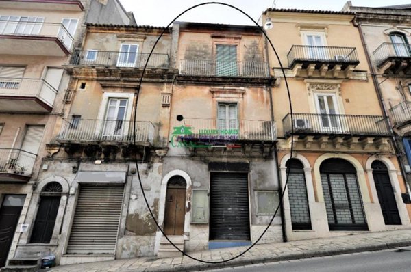 casa indipendente in vendita a Ragusa in zona Ragusa Centro