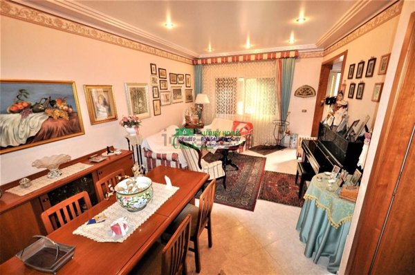 casa indipendente in vendita a Ragusa