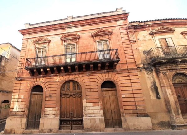 casa indipendente in vendita a Ragusa in zona Ragusa Centro