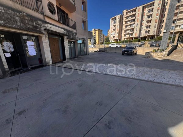 negozio in vendita a Ragusa in zona L'Annunziata