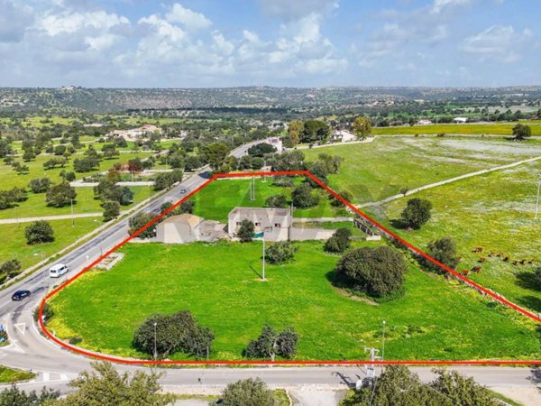 casa indipendente in vendita a Ragusa in zona Marina