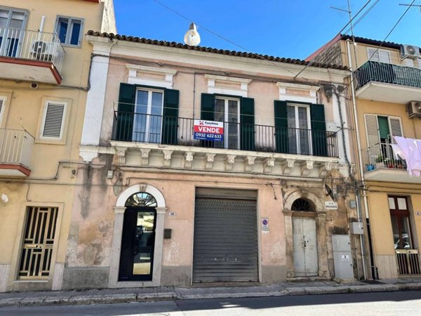 casa indipendente in vendita a Ragusa in zona Ibla